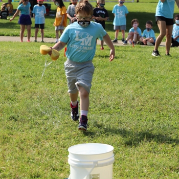 photo of students at field day